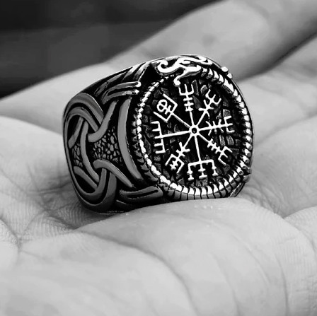 OCELOVÝ PRSTEN VIKING AMULET - VEGVISIR JÖRMUNGANDR  