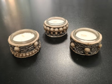 Svícen (sada) s lebkami Tribal light skulls