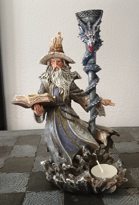 Svícen s čarodějem a drakem  