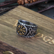 OCELOVÝ PRSTEN VIKING VEGVISIR AND RUNES - GOLD  