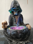 Lampa smrtka Grim reaper looks into a crystal (26cm)  