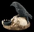 Svícen s havranem The raven's dark light  