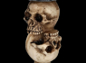Svícen Skull column  