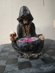Lampa smrtka Grim reaper looks into a crystal (26cm)  