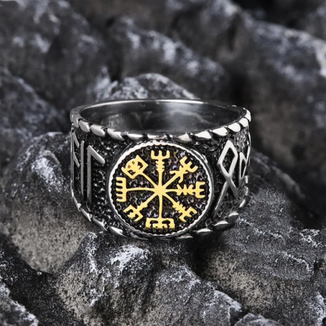 OCELOVÝ PRSTEN VIKING VEGVISIR AND RUNES - GOLD  