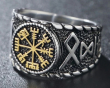 OCELOVÝ PRSTEN VIKING VEGVISIR AND RUNES - GOLD  