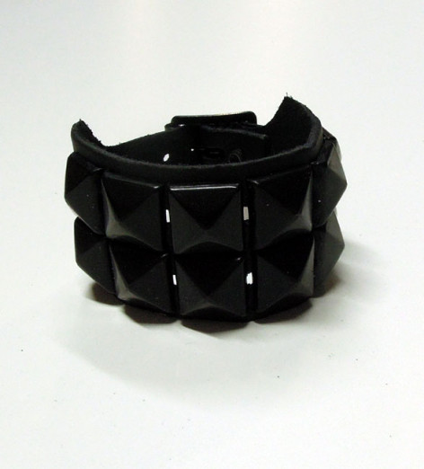 Kožený náramek stahovák dvouřadý s černými pyramidami STX-WB21BK  