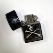 ZAPALOVAČ ZIPPO SPIRAL PIRATE SKULL   ZAPALOVAČ ZIPPO SPIRAL PIRATE SKULL