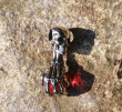 Přívěsek chirurgická ocel lebka - Skull ball hand RED Přívěsek chirurgická ocel lebka - Skull ball hand RED