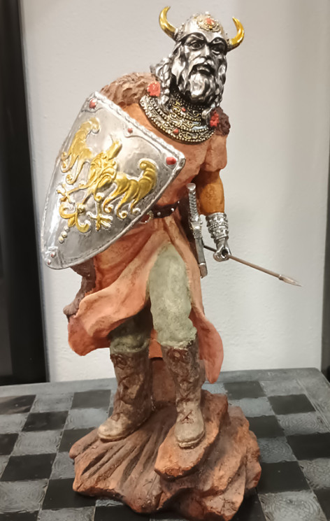 Soška Viking berserker color  