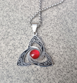 Přívěsek s řetízkem Keltský uzel Celtic Knot RED  